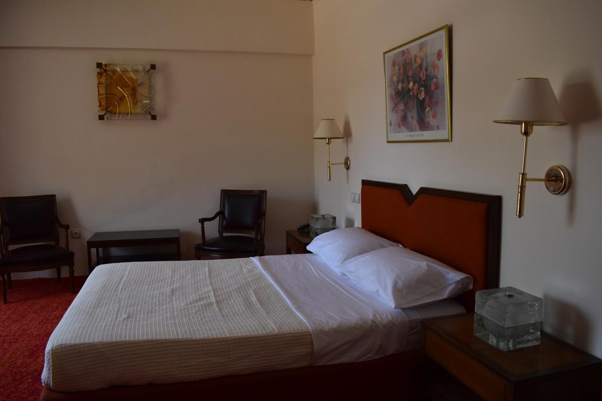 Hotel Theoxenia Meszolóngi Kültér fotó